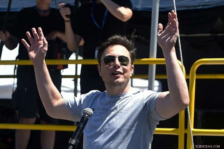 Tesla Shares Plunge After CFO Exit and Musk’s Unusual Interview