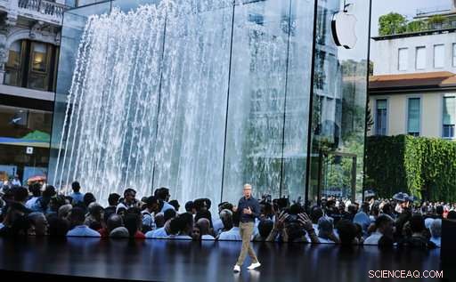 Apple Unveils Larger, Higher-Priced iPhone XS at Latest Event