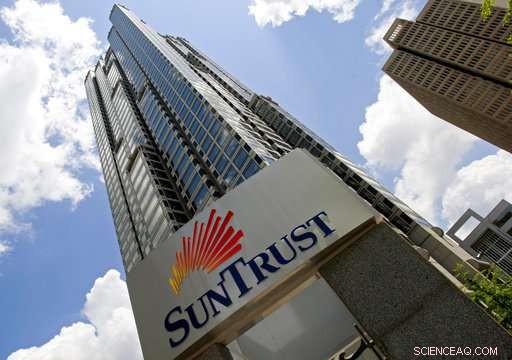 SunTrust Reports Third Consecutive Day of Online Banking Outages