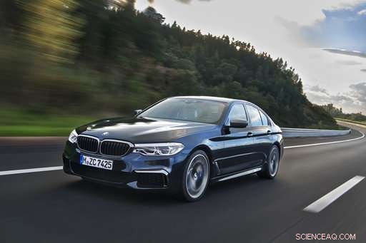 Edmunds Spotlights Latest Automotive Safety & Tech Innovations