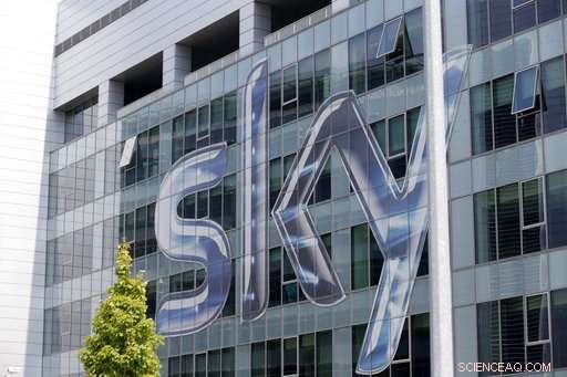 UK Auction to Resolve Fox vs. Comcast’s Sky Takeover Battle