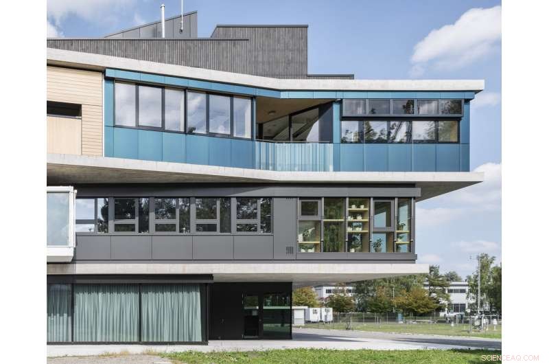 Eco‑Powered Facade: Solar Power Meets Comfortable Living