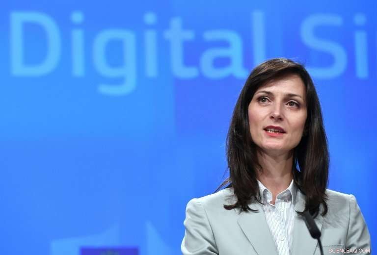 Google, Facebook Sign EU Code of Conduct to Tackle Online Disinformation