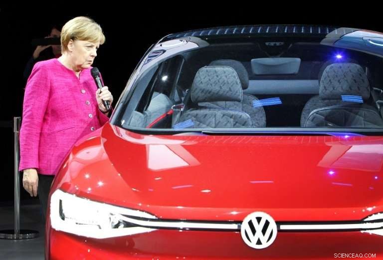 Merkel Urges Automakers to Cover 100% of Diesel Refit Costs