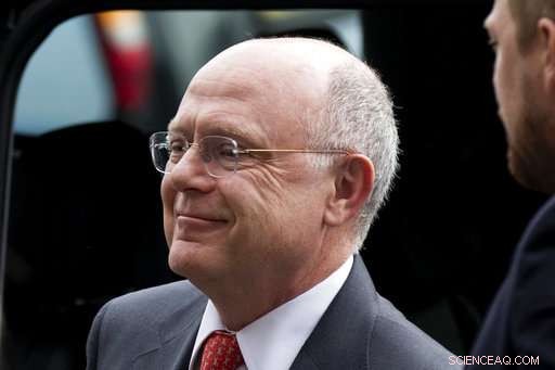 Pfizer Appoints COO Albert Bourla as New CEO, Replacing Ian Read