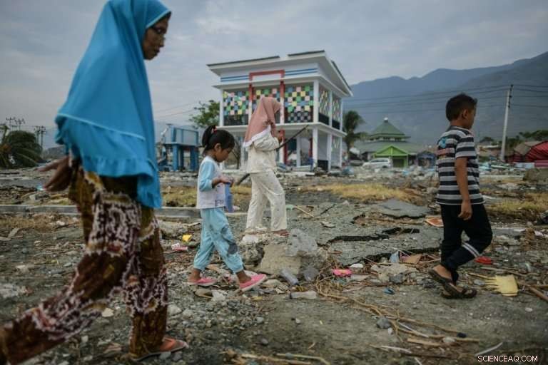 Indonesia Combats Misinformation After Devastating Quake‑Tsunami