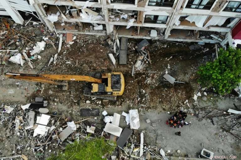 Indonesia Combats Misinformation After Devastating Quake‑Tsunami