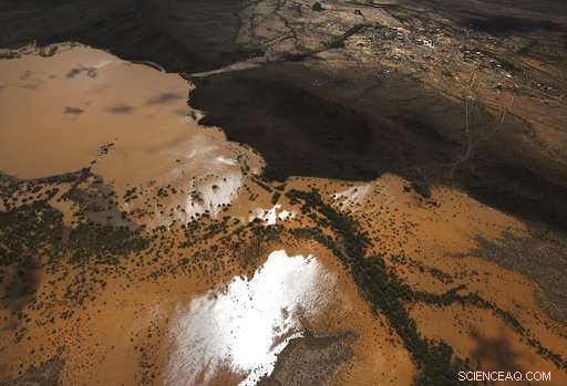 Engineers to Inspect Arizona Dam Facing Failure Risk