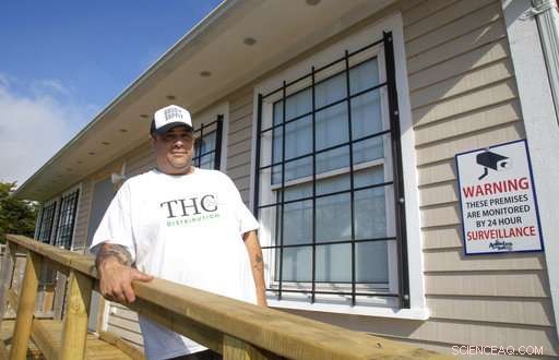 Canada Becomes the World s Largest Legal Marijuana Marketplace