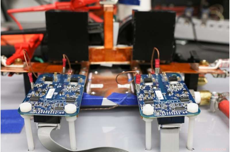 Oak Ridge Lab Demonstrates 120-kW Wireless Vehicle Charging