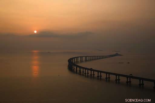 China Inaugurates Historic Hong Kong‑Zhuhai‑Macau Bridge, Connecting Mainland and Hong Kong