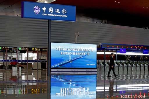 China Inaugurates Historic Hong Kong‑Zhuhai‑Macau Bridge, Connecting Mainland and Hong Kong