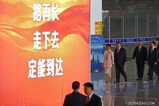 China Inaugurates Historic Hong Kong‑Zhuhai‑Macau Bridge, Connecting Mainland and Hong Kong