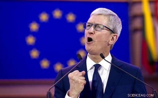 Apple CEO Endorses Strong Privacy Laws, Warns of Data Weaponization