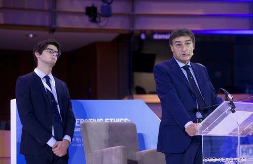 Apple CEO Endorses Strong Privacy Laws, Warns of Data Weaponization