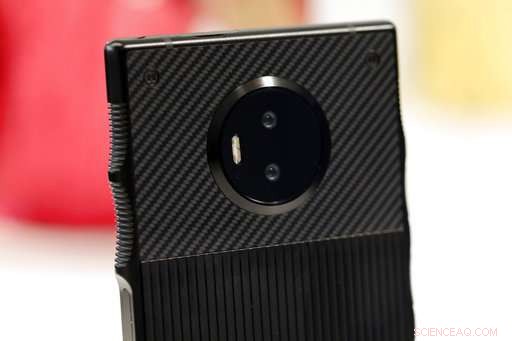 Can a Holographic Screen Propel a New Phone to Success?