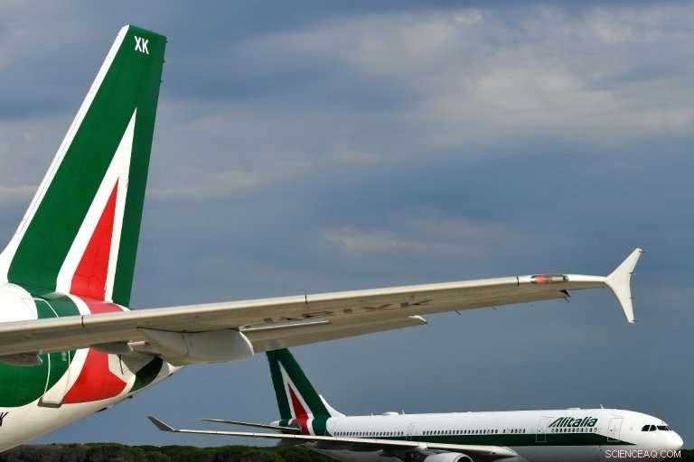 Alitalia Announces Receipt of Three Takeover Bids Amid Rescue Efforts
