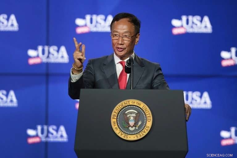 Foxconn Eyes Importing Workers for New US Plant, Report Says