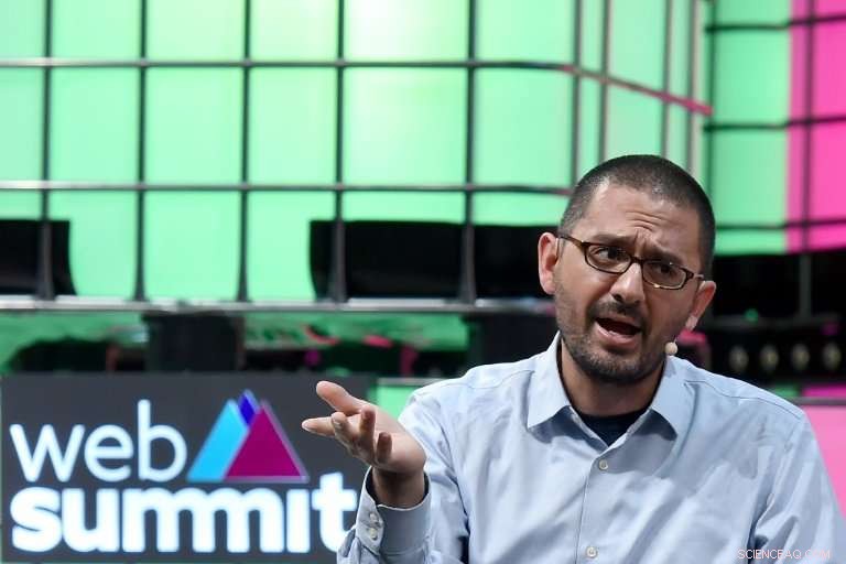 Tech Leaders Urge Stricter Regulation of Social Media