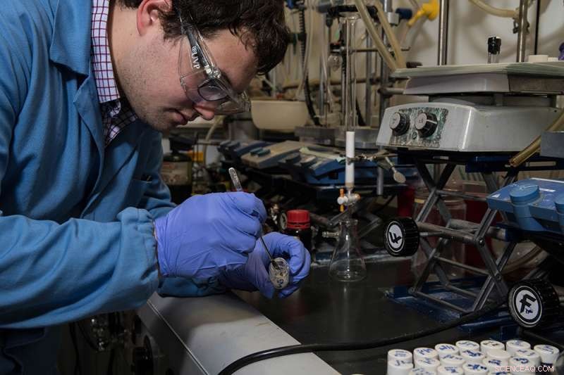 From Beaker to 3‑D Structure: Solving in Minutes