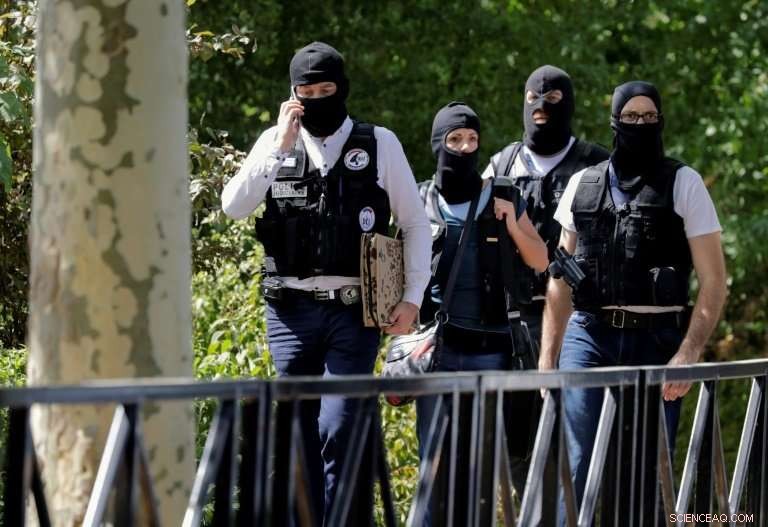 Smartphones: How They Empower Terrorists and Threaten Security