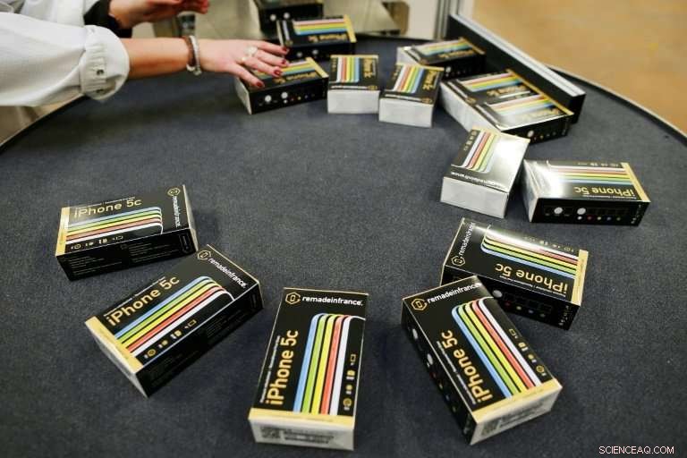 French Firm Boosts Profits by Refurbishing Old iPhones