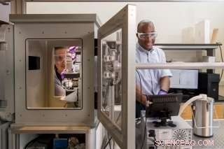 University of Delaware Breakthrough Enhances Lithium Battery Performance