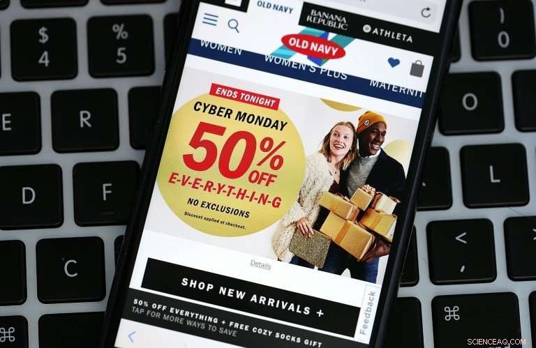 US Holiday Shopping Sees Significant Online Sales Surge, Early Data Revealed
