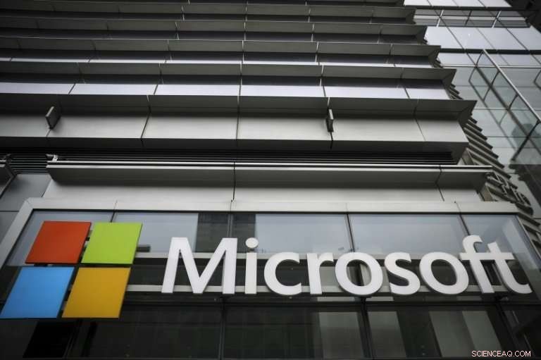 Microsoft Briefly Surpasses Apple, Becomes World s Most Valuable Company