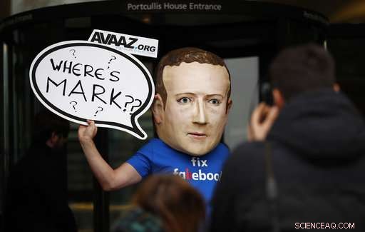 Global Lawmakers Question Facebook Executive; Zuckerberg Misses Hearing