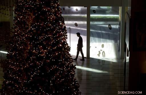 Staying at a Starwood Hotel? Protect Your Data with These Expert Tips