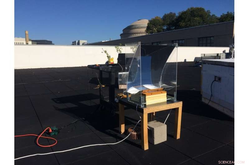 Solar Concentrator Generates Superheated Steam for Clean Energy