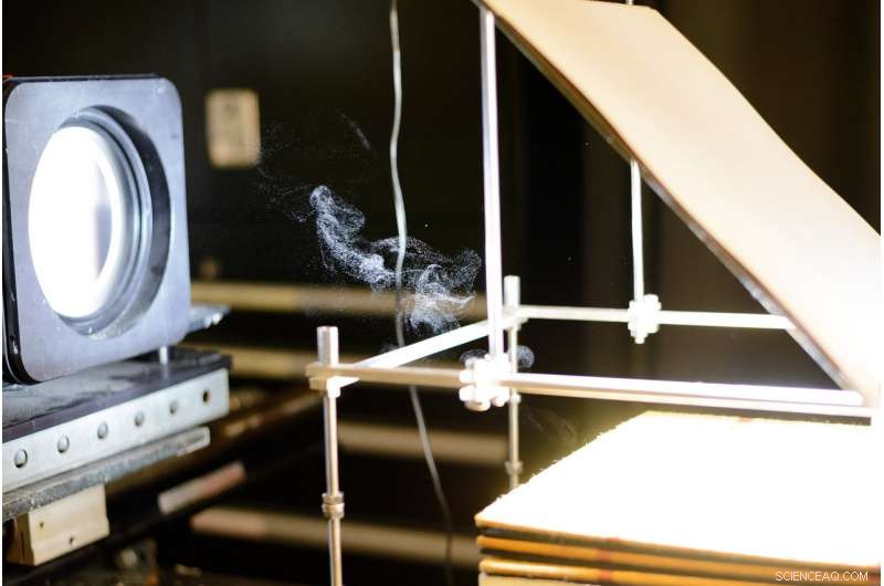 Solar Concentrator Generates Superheated Steam for Clean Energy