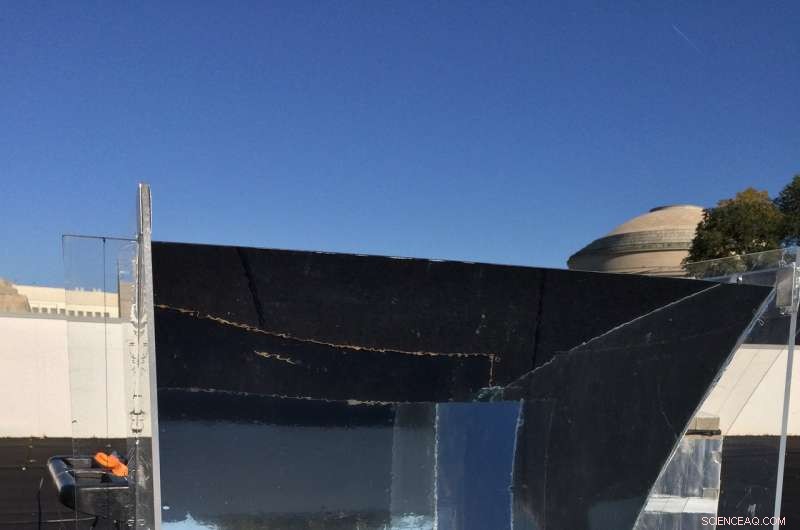 Solar Concentrator Generates Superheated Steam for Clean Energy