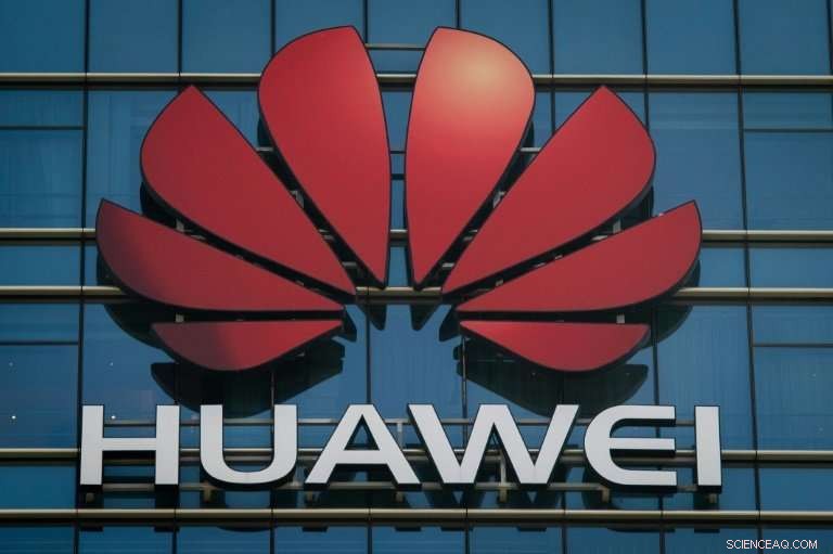 Huawei Anticipates 21% Revenue Growth in 2018 Amid Global Constraints