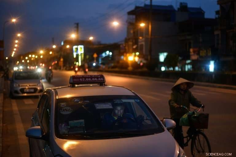 Vietnam Court Orders Grab to Compensate Taxi Firm Over $200,000 in Losses