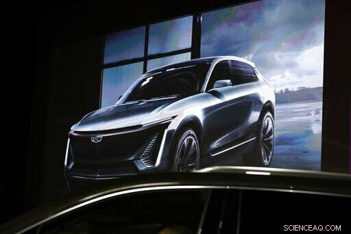 Detroit Auto Show Highlights SUVs and Power, Electric Cars Remain Sparse