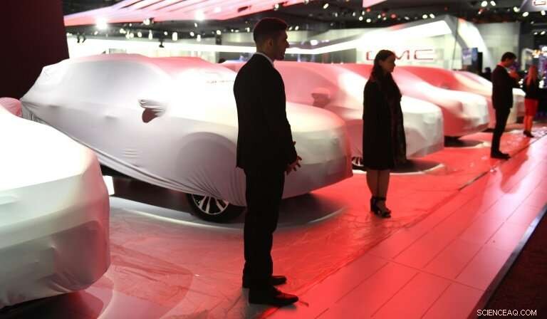 Detroit Auto Show: Industry Gears Up for Electric Mobility Transition