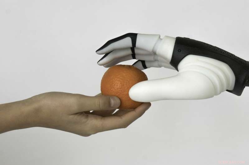 Key Principles for Selecting Grasp Types in Human-Robot Object Transfer