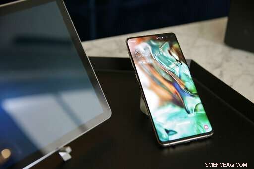 Samsung Announces New Foldable Phone Set to Price at $2,000