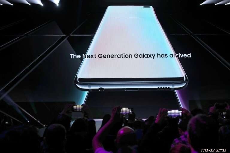 Samsung Introduces Galaxy Fold: The First 5G Folding Smartphone