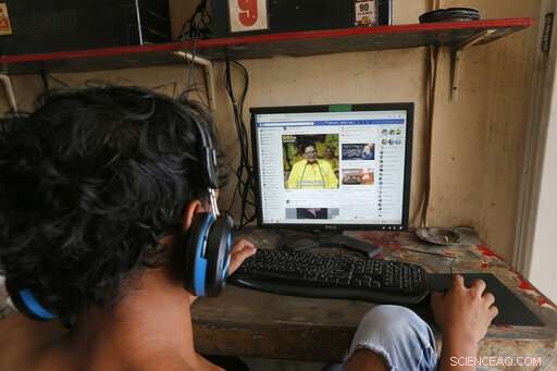 Facebook Bans Foreign-Funded Ads Ahead of Indonesia s Presidential Election