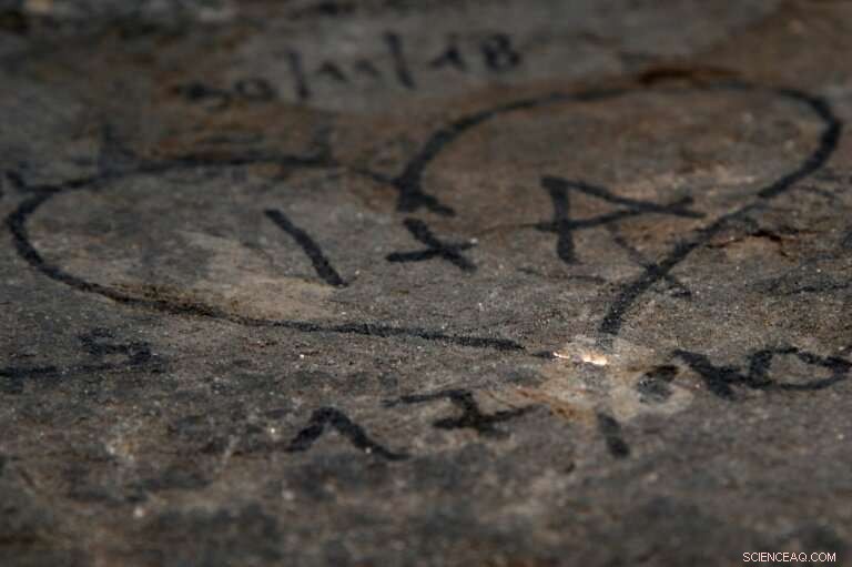 First-of-its-Kind Laser Removes Graffiti, Safeguarding Florence’s Historic Bridges