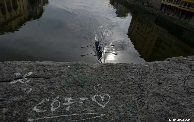 First-of-its-Kind Laser Removes Graffiti, Safeguarding Florence’s Historic Bridges