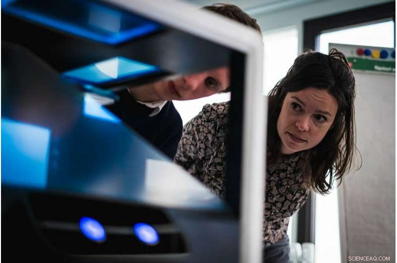 3‑D Holographic Coach Boosts Physical & Mental Wellness