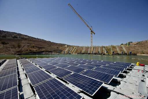 Chile Tests Floating Solar Panels to Power Mines and Conserve Water