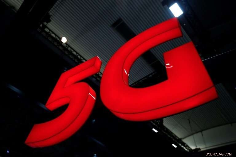 US and China Vie for Leadership in 5G Wireless Adoption, Survey Reveals