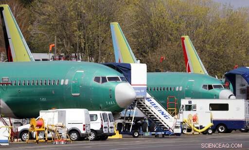 Boeing Orders & Deliveries Decline Amid 737 Max Grounding