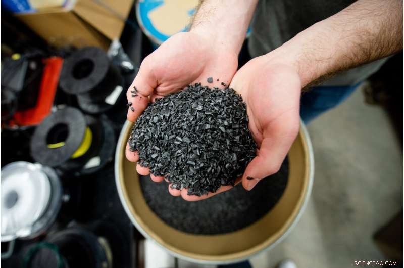 Industrial 3D Printing Turns Recycled Plastic into Skateboards