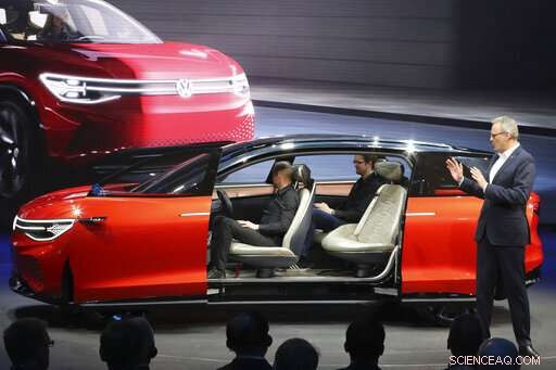 EV Makers Attract Chinese Buyers with Extended Range and Premium Features